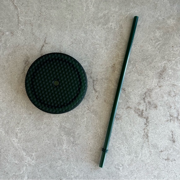 🆕 Starbucks Matte Forest Green 24 oz Studded Tumbler - Picture 5 of 8